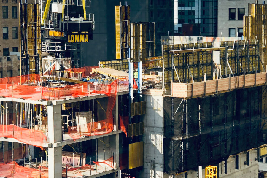 Picture of a construction site in the NYC | Making a construction schedule | Knowify